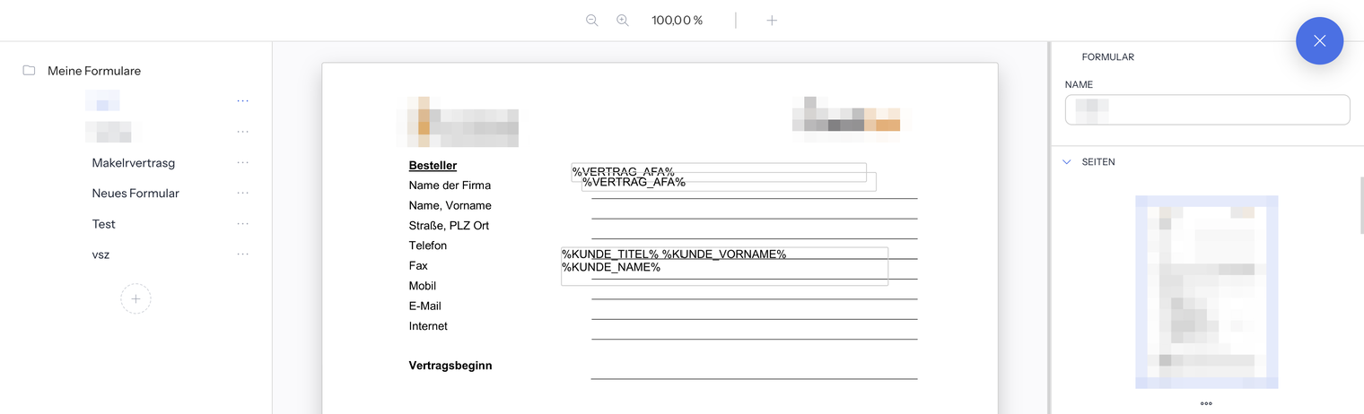 Formular-Editor: links die Formularliste im Ordner Meine Formulare mit dem Symbol Hinzufügen darunter, in der Mitte eine PDF-Seite mit eingefügten Platzhalterfeldern wie %VERTRAG_AFA% und %KUNDE_TITEL% %KUNDE_VORNAME% %KUNDE_NAME%, oben die Werkzeugleiste mit Zoom und Plus, rechts der Abschnitt Formular mit dem Feld Name und darunter Seiten mit der Miniatur der ersten Seite