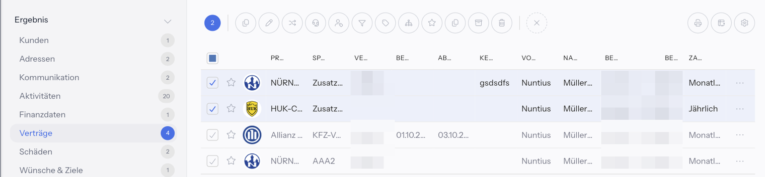 Seite Suche mit dem Bereich Verträge: links unter Ergebnis die Bereiche mit Trefferzahlen, rechts zwei markierte Vertragszeilen und darüber die Aktionsleiste mit der Zahl 2, zwölf runden Symbolen für Sammelaktionen und dem gestrichelten X zum Schließen