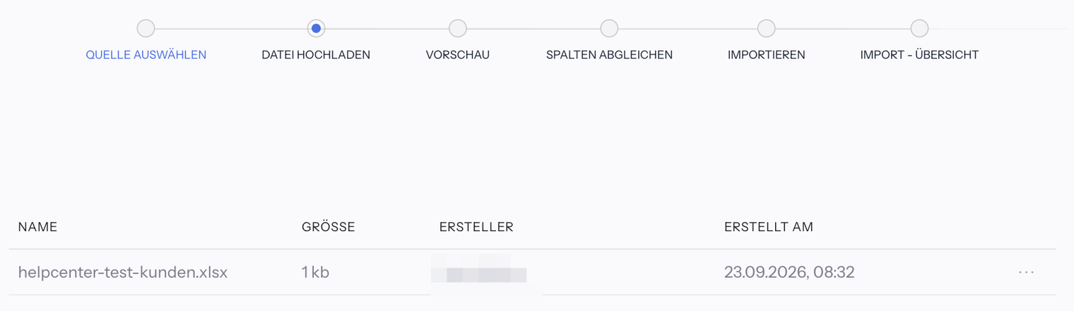 Schritt Datei hochladen mit einer hochgeladenen Excel-Datei in der Liste mit den Spalten Name, Größe, Ersteller und Erstellt am