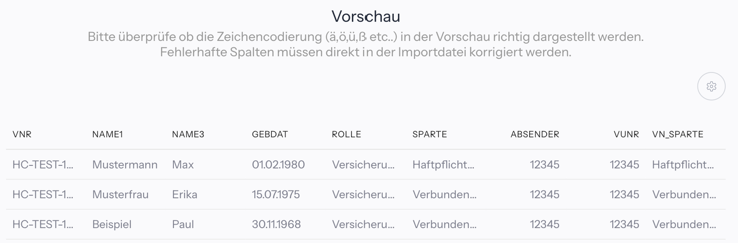 Schritt Vorschau einer umgewandelten GDV-Datei mit den Spalten VNR, NAME1, NAME3, GEBDAT, ROLLE, SPARTE, ABSENDER, VUNR und VN_SPARTE für drei Testverträge
