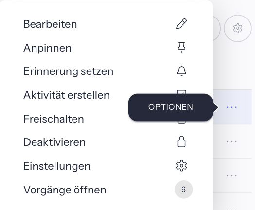 Geöffnetes Drei-Punkte-Menü einer Zeile in der Liste Serviceportale mit den Einträgen Bearbeiten, Anpinnen, Erinnerung setzen, Aktivität erstellen, Freischalten, Deaktivieren, Einstellungen und Vorgänge öffnen