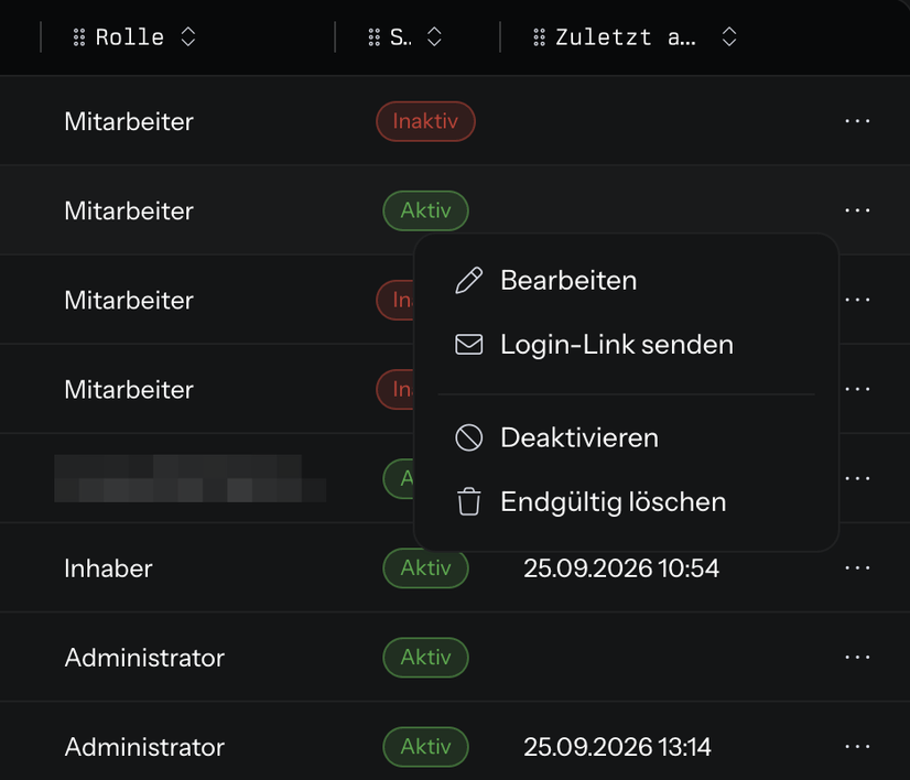 Geöffnetes Drei-Punkte-Menü eines aktiven Mitglieds mit Bearbeiten, Login-Link senden, Deaktivieren und Endgültig löschen